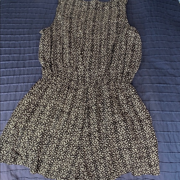Black and White Pattern Romper - Picture 8 of 8